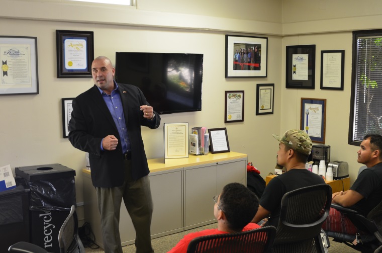 Nick Popaditch, U.S. Marine Corps Gunnery Sergeant, Retired speaks to an audience of Southwestern College students and student veterans in the Veterans’ Resource Center.