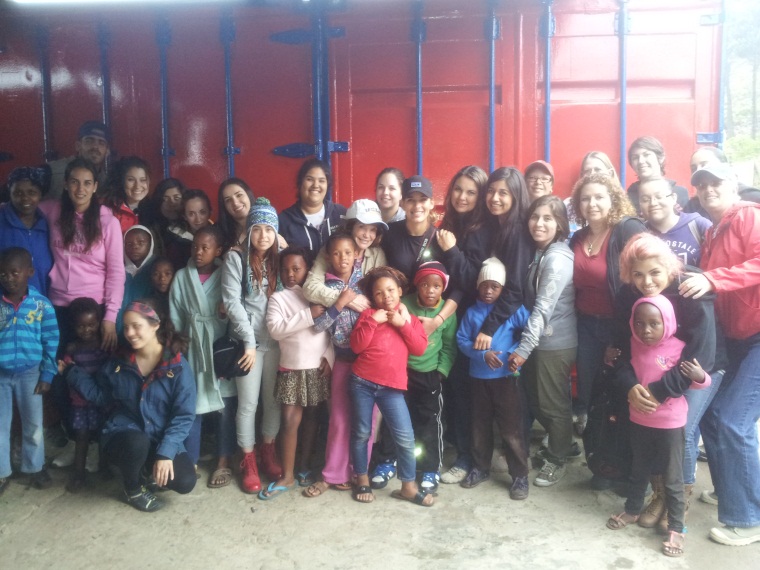 Photo of students who visited South Africa during Spring Break