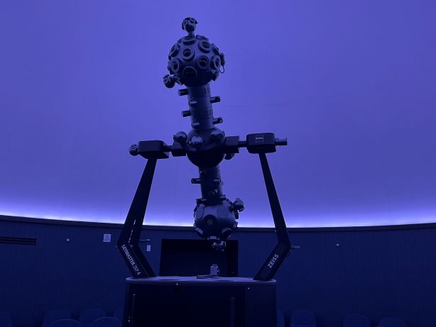 Zeiss Skymaster ZKP 4 Projector